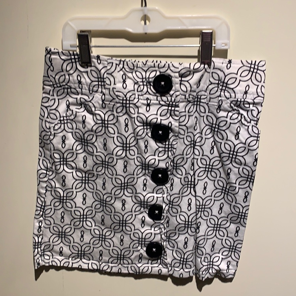 KC Parker girls size 14 white and black skirt